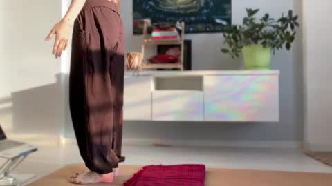 Snapshot of anntics_ chatting on September 2025 03:52:01 AM N  antics online show from September 2025 03:52:01 AM