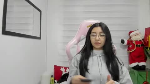 anny_jones01 online show from December 2025 01:05:01 PM