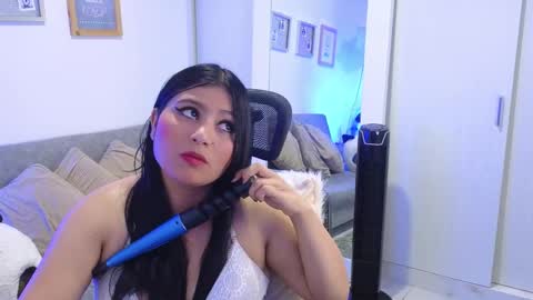 ANNY LOUIS online show from November 2025 07:47:02 PM