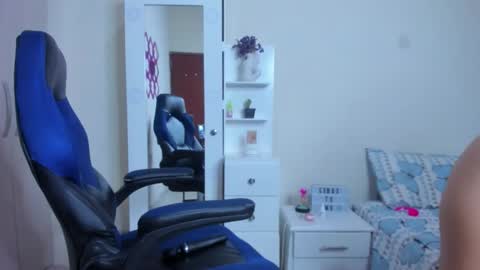  Valeria  online show from November 2025 04:12:01 AM