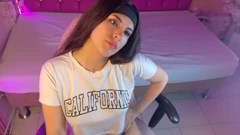 Snapshot of annybeckerr_ chatting on July 2026 08:33:01 PM annybeckerr_ online show from July 2026 08:33:01 PM