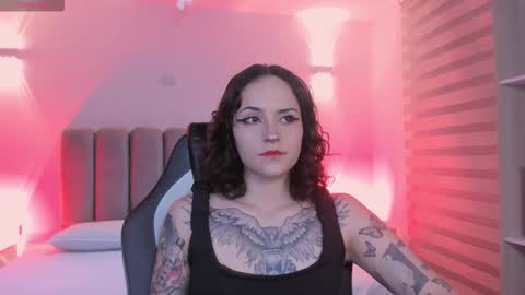 AnnyT online show from December 2025 11:43:02 PM