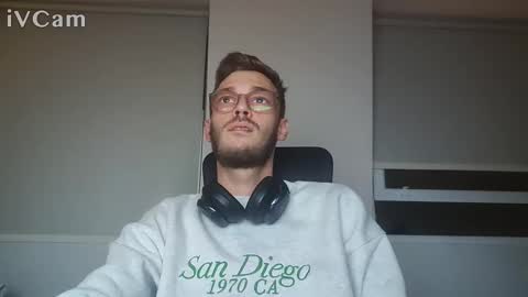 anonymousstoner58 online show from April 2026 02:01:01 AM
