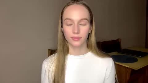 Snapshot of antionettepulgarin chatting on February 2026 03:37:02 PM Viktoria online show from February 2026 03:37:02 PM