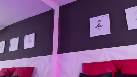 Snapshot of antonelaa_arianna chatting on January 2025 11:02:02 PM Antonelaa online show from January 2025 11:02:02 PM