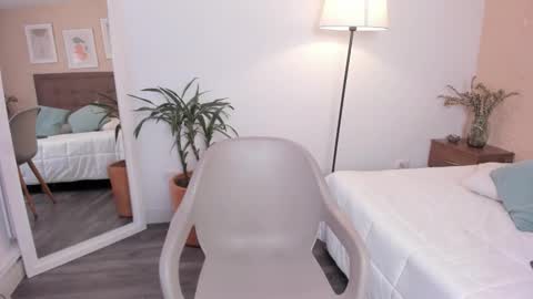 Snapshot of antonella_barone chatting on November 2025 02:06:02 PM Antonella online show from November 2025 02:06:02 PM