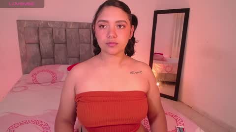 Antonella online show from November 2025 09:47:01 PM