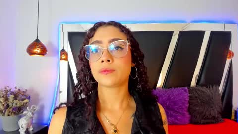 A N T O N E L L E  online show from February 2025 11:38:02 AM