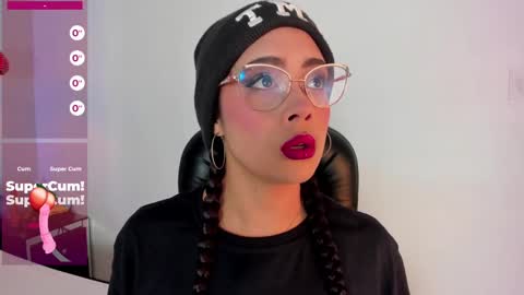 A N T O N E L L E  online show from February 2025 11:25:01 AM