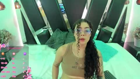 A N T O N E L L E  online show from September 2025 11:24:02 AM