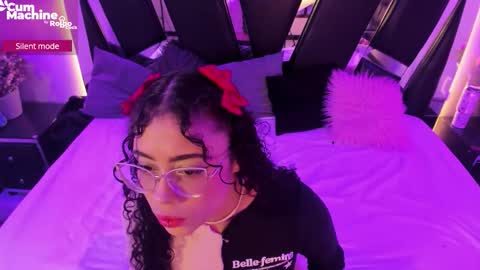 A N T O N E L L E  online show from October 2025 11:31:01 AM