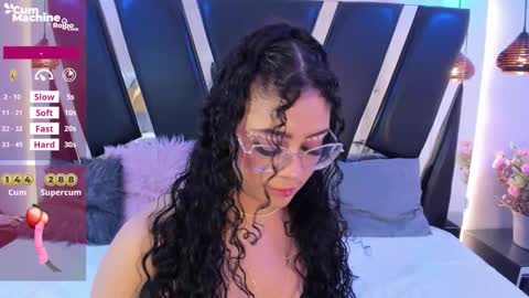 A N T O N E L L E  online show from October 2025 10:49:01 AM