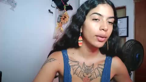 Antonia online show from September 2025 07:57:02 PM