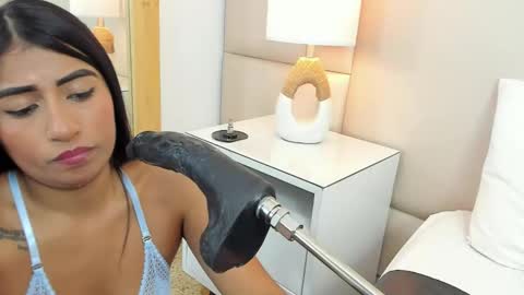 Snapshot of antoniaross chatting on December 2025 04:25:01 PM Antonia online show from December 2025 04:25:01 PM