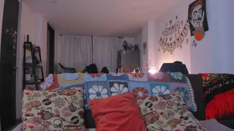 Snapshot of antoniart_ chatting on May 2026 04:08:01 AM Antonia online show from May 2026 04:08:01 AM