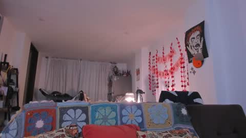Snapshot of antoniart_ chatting on June 2026 04:24:02 AM Antonia online show from June 2026 04:24:02 AM