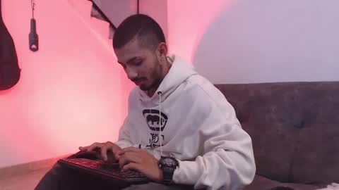 Hadez online show from February 2025 09:17:01 PM