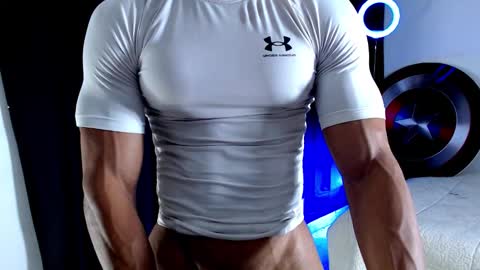 Instagram miguelangel1802  online show from November 2025 05:47:02 PM