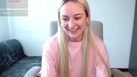 Snapshot of anttoniia chatting on January 2025 04:00:02 PM Antonia online show from January 2025 04:00:02 PM