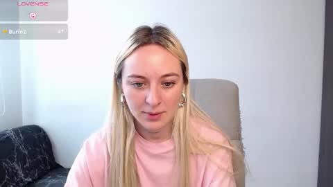 Snapshot of anttoniia chatting on January 2025 07:03:01 PM Antonia online show from January 2025 07:03:01 PM