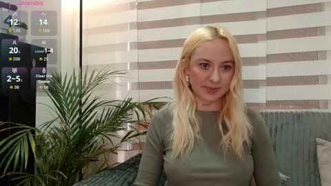 Antonia online show from April 2026 10:18:01 PM