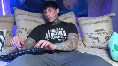 Snapshot of anubisgod88 chatting on January 2026 05:33:01 AM Tom online show from January 2026 05:33:01 AM