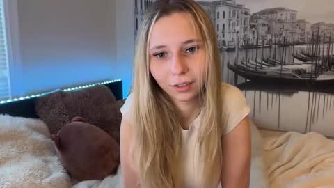 Anya online show from December 2025 04:47:02 PM