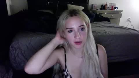 Snapshot of anyataylorrx chatting on May 2026 05:03:02 AM Anya online show from May 2026 05:03:02 AM