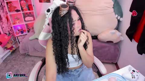 Any online show from November 2025 02:01:02 AM