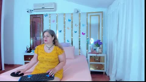 Anyela  online show from September 2025 02:33:02 AM