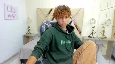 anyelotwink online show from March 2026 08:27:02 PM