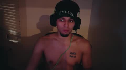 Snapshot of apachewithawebcam chatting on November 2025 04:33:02 AM ApacheWithWebcam online show from November 2025 04:33:02 AM