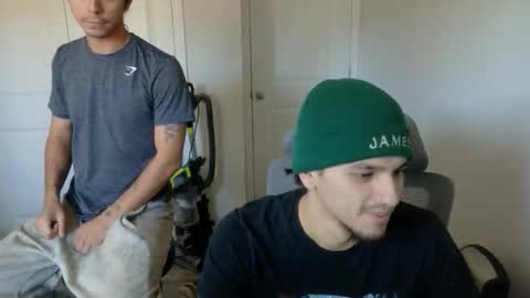 ApacheWithWebcam online show from December 2025 05:53:01 PM