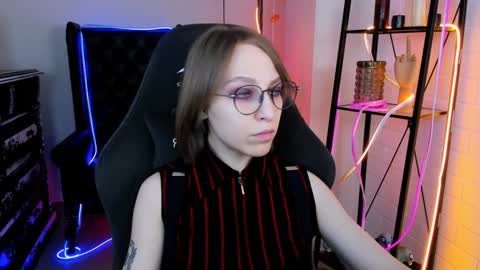 Snapshot of aphexqueen chatting on December 2024 01:03:01 PM APHEX QUEEN online show from December 2024 01:03:01 PM