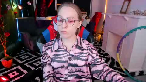 Snapshot of aphexqueen chatting on March 2025 12:17:01 PM APHEX QUEEN online show from March 2025 12:17:01 PM