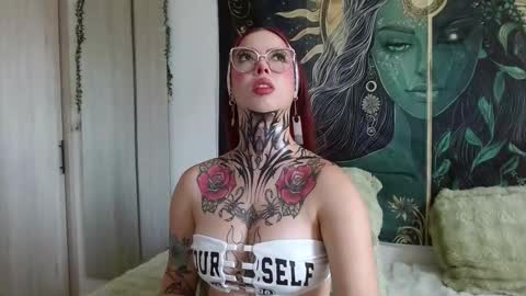 aphrodite__bloom online show from October 2025 05:22:01 PM