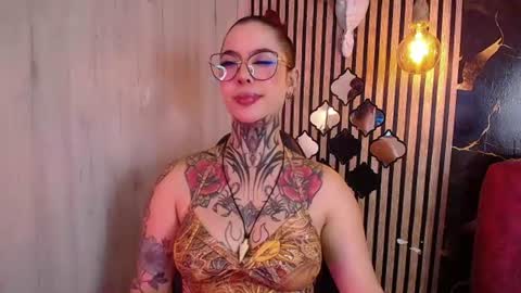 Snapshot of aphrodite__bloom chatting on June 2026 10:31:01 PM aphrodite__bloom online show from June 2026 10:31:01 PM