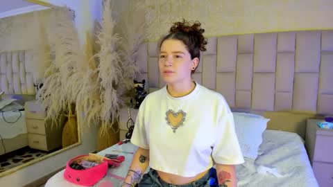 aphrodite online show from December 2025 09:55:02 PM