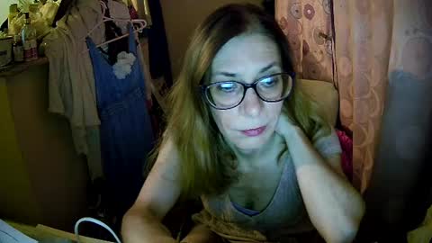 Snapshot of aphrodity_rox chatting on July 2026 10:42:01 PM Aphrodity Rox online show from July 2026 10:42:01 PM
