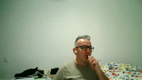 Snapshot of apixaba chatting on January 2025 08:46:02 PM furry bear online show from January 2025 08:46:02 PM