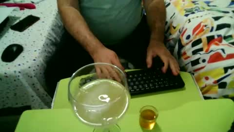 Snapshot of apixaba chatting on January 2025 10:39:01 PM furry bear online show from January 2025 10:39:01 PM