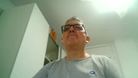 Snapshot of apixaba chatting on September 2025 10:01:02 PM furry bear online show from September 2025 10:01:02 PM