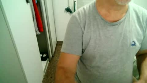 Snapshot of apixaba chatting on October 2025 09:57:01 PM furry bear online show from October 2025 09:57:01 PM