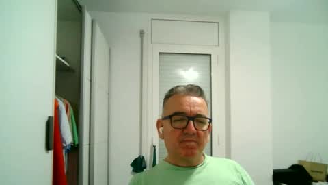 Snapshot of apixaba chatting on October 2025 07:14:02 PM furry bear online show from October 2025 07:14:02 PM