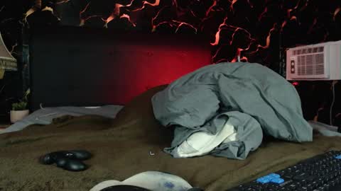 Snapshot of apolo01_ chatting on October 2025 10:43:02 PM Apolo online show from October 2025 10:43:02 PM