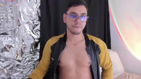 Snapshot of apolo_jake chatting on September 2025 03:00:01 AM Luca. online show from September 2025 03:00:01 AM