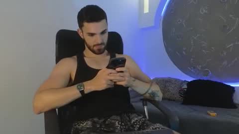 Apolo Lux  online show from February 2026 09:07:01 PM