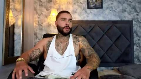 Snapshot of apolo_rousse chatting on September 2025 09:58:01 PM Apolo online show from September 2025 09:58:01 PM