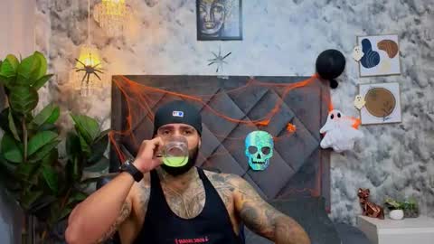 Snapshot of apolo_rousse chatting on November 2025 10:34:01 PM Apolo online show from November 2025 10:34:01 PM