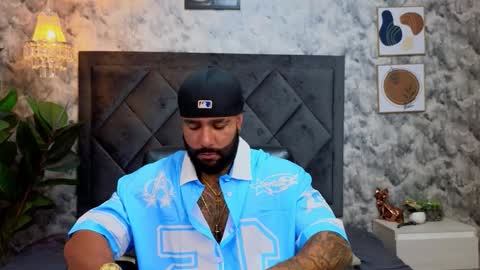 Snapshot of apolo_rousse chatting on November 2025 09:06:01 PM Apolo online show from November 2025 09:06:01 PM